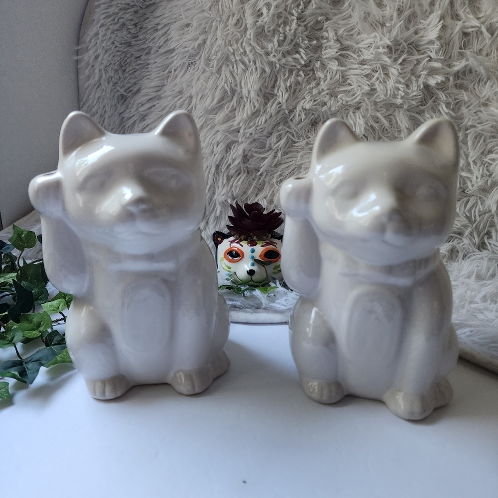 Pair White Ceramic Cats Incense Burner Maneki Neko